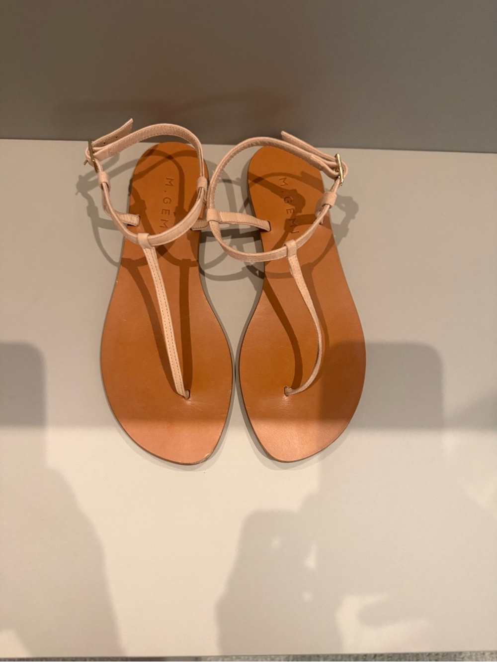 M. Gemi Blush Leather T‑Strap Sandals